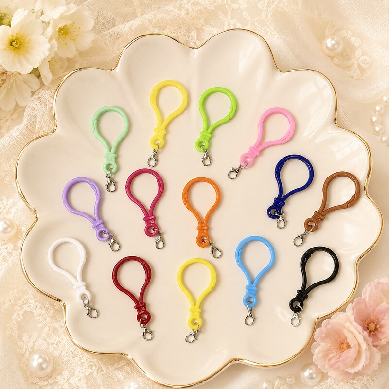 Thickened colorful plastic light bulb clasps DIY craft materials pendants lobster clasps for backpacks, doll hooks, gourd lamps, and bead crafts Thickened colorful plastic light bulb clasps DIY craft materials pendants lobster clasps for backpacks, doll hooks, gourd lamps, and bead crafts