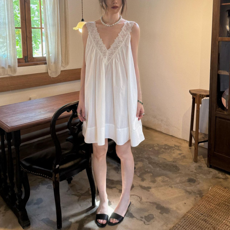 Supermodel Elsa Hosk's Same Style V-Neck Lace-Trimmed Mini Dress 26 Summer French-Style Sleeveless Vacation Dress