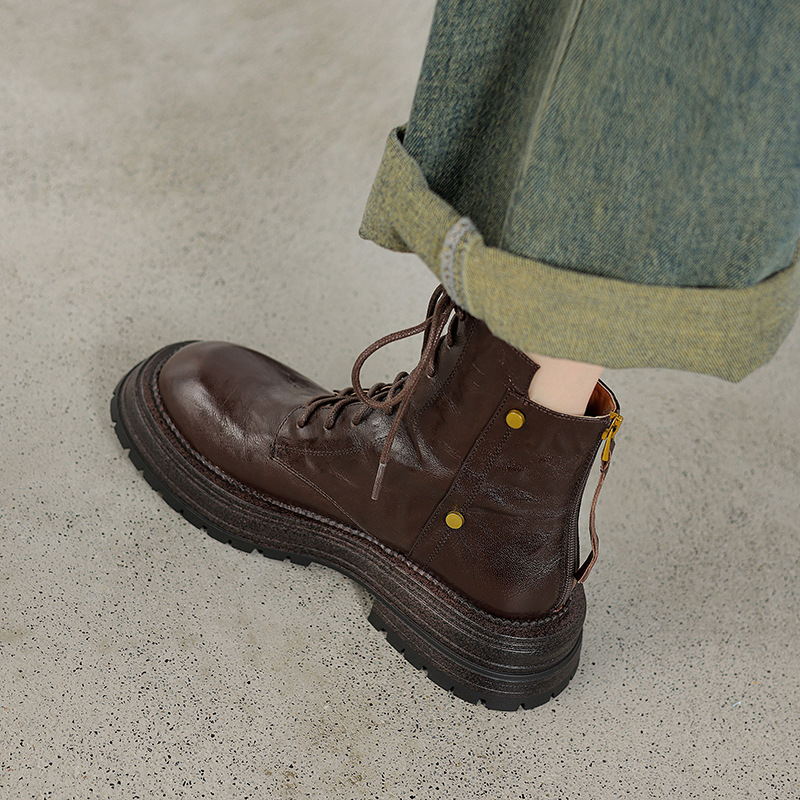 2025新款头层羊皮厚底系带英伦马丁靴女秋冬铆钉棕色圆头短靴单靴