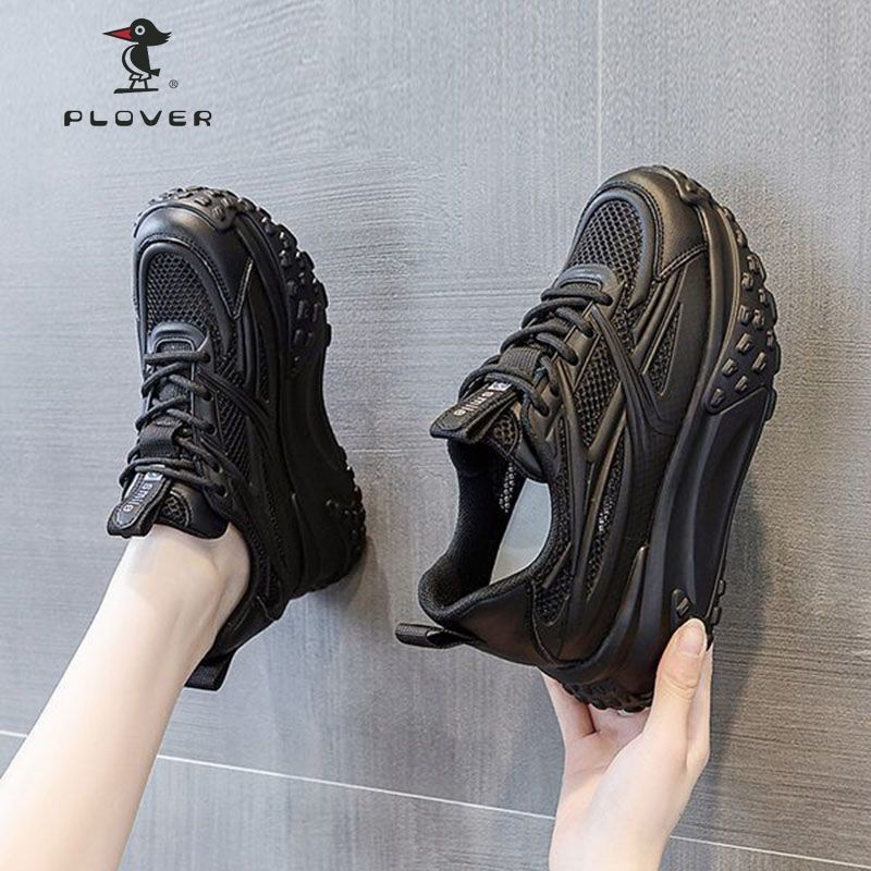 Zapatos de papá para mujeres 2024 nuevo verano en línea aumentando la altura de un pequeño hombre con suela gruesa zapatos de malla transpirables deportivos