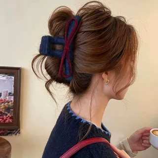 气质毛绒蝴蝶结抓夹女2026新款高级感后脑勺大号鲨鱼夹发夹盘发饰