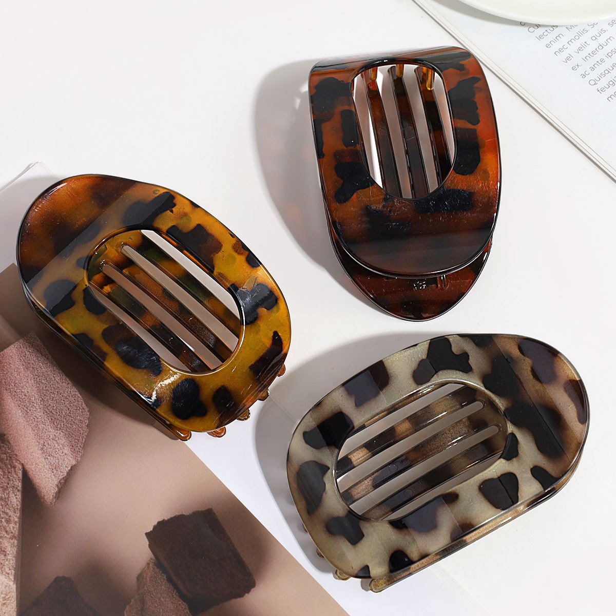 Mouth, Leopard Pattern Streetwear Women's Mouth Leopard Resin Hair Clip Hair Claws