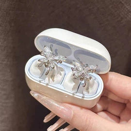 项链;耳钉;手链