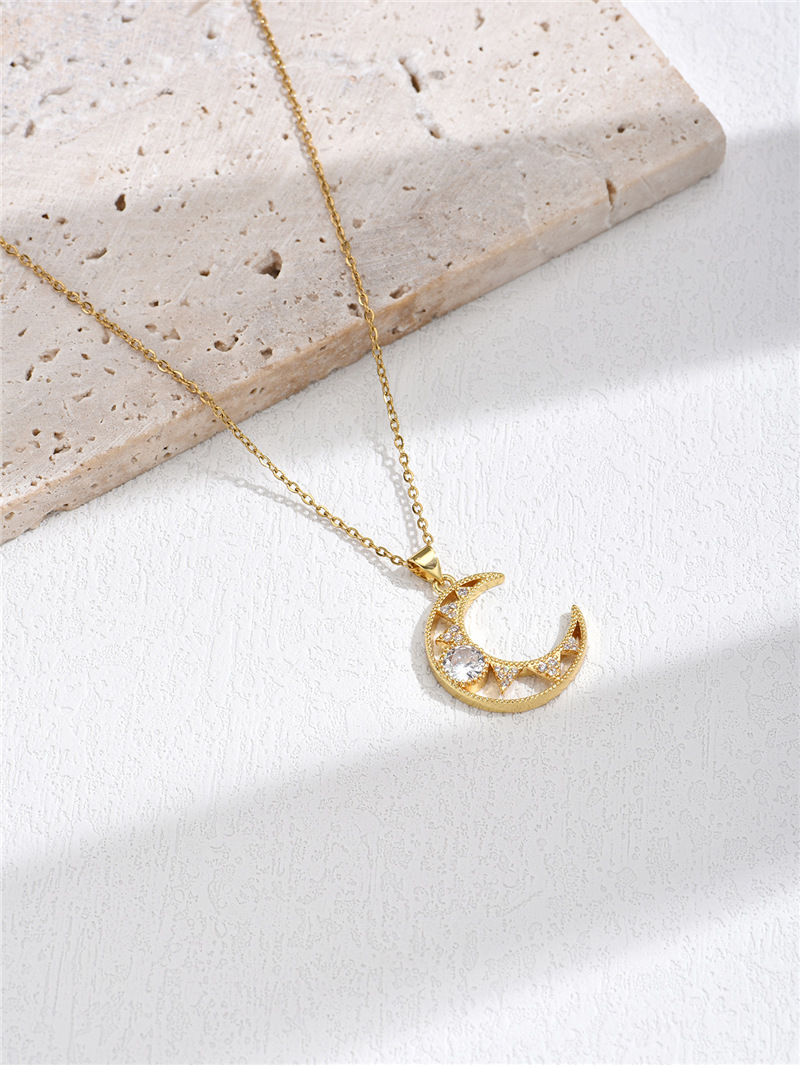 Fashion Copper Micro-inlaid Jewelry Gold Electroplating Hollow Moon Pendant Necklace display picture 2