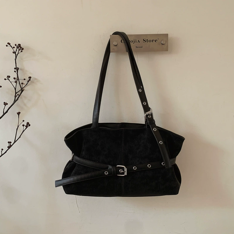 Handheld one-shoulder bag, retro capacious high-quality design