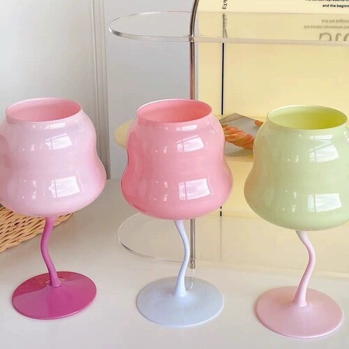 Small fresh cream Dionysus cup colored glass red wine glass goblet macaron color retro twisted red wine glass