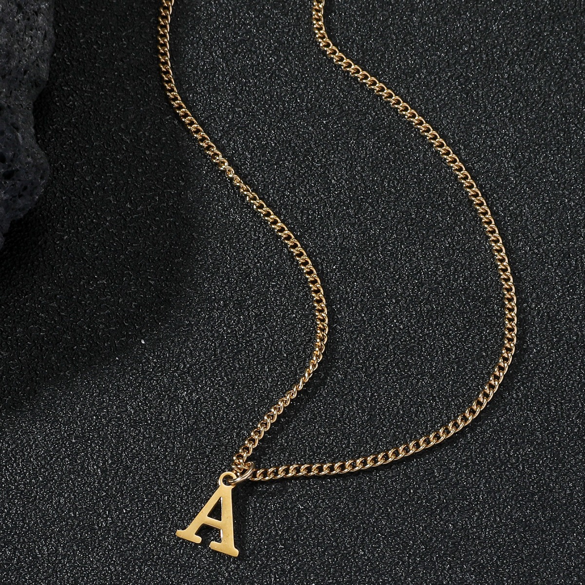 Heißer Verkauf: Klassische Halskette mit 26 Buchstabenanhängern – Persönlichkeit, schlichtes Hip-Hop-Herren-Design_voghion.com