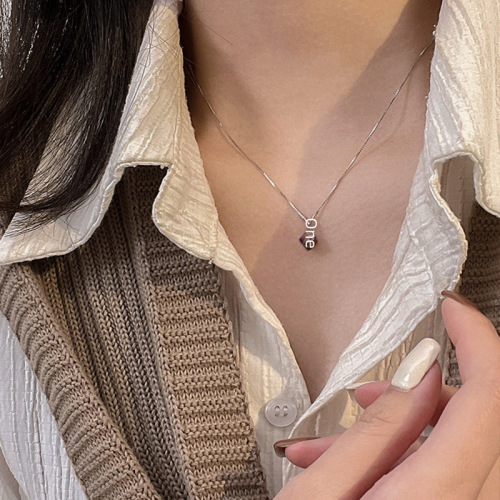 Japanese and Korean geometric water drop necklace minimalist design small single crystal pendant choker for women, INS cool and trendy style