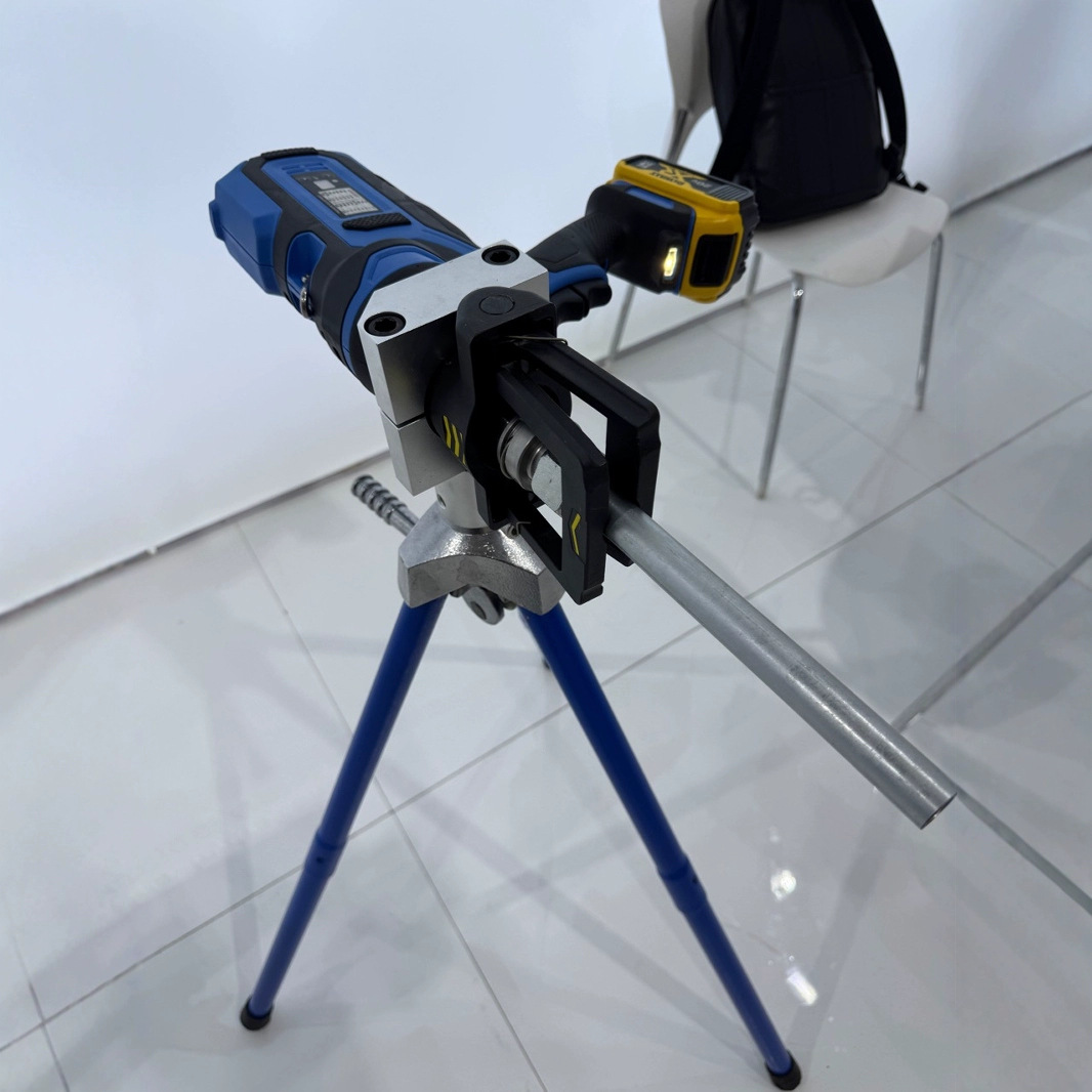 便携式卡套预装机液压管件din2353 24v锂电池驱动6mm~42mm