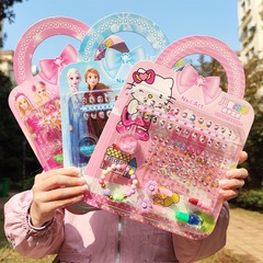 新しい子供の箱入りのネイルシールの女の子のままごとのおもちゃの王女の漫画のまぶしい爪はマニキュアを貼ります。
