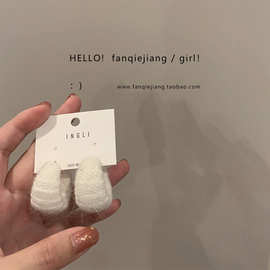 冬季毛线毛绒圈圈耳环耳钉女2022年新款潮秋冬小众设计感高级百搭