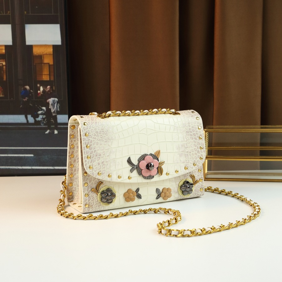 High-end Small Square Handbag With Lace Trim And Lock Clasp_voghion.com