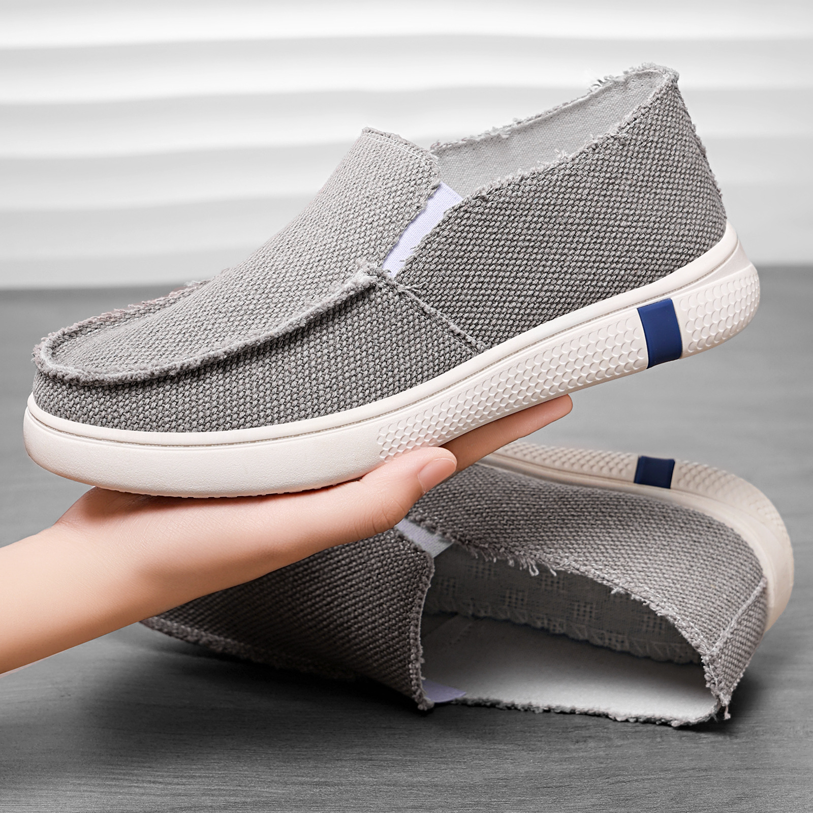 Zapatos de hombre de primavera zapatos de tela de tamaño grande zapatos de hombre zapatos ligeros con suela suave cómodos zapatos casuales superficiales zapatos de skate