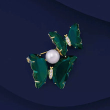 新款蝴蝶胸针高档女绿色不对称胸花小众设计感防走光别针气质配饰