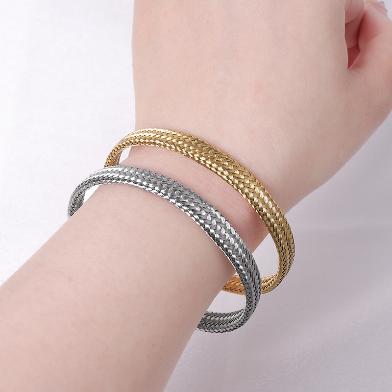 Casual Simple Style Solid Color Stainless Steel Plating Bangle display picture 1