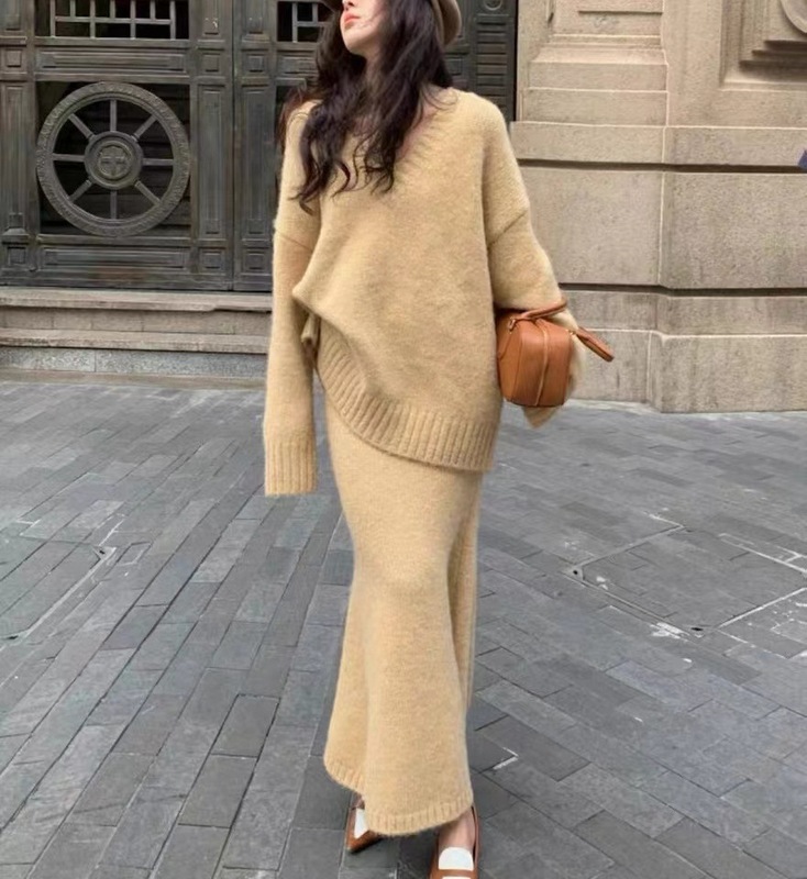 新型の怠惰なセーターセットの女性秋冬vネックのニット上着と半身のスカートのファッションの2つのセット|undefined