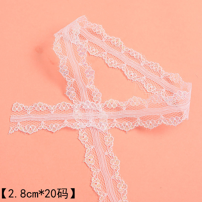 Hilo de encaje blanco con ins mano sosteniendo flor paquete encaje ajuste decorativo cinta ramo regalo DIY embalaje cinta