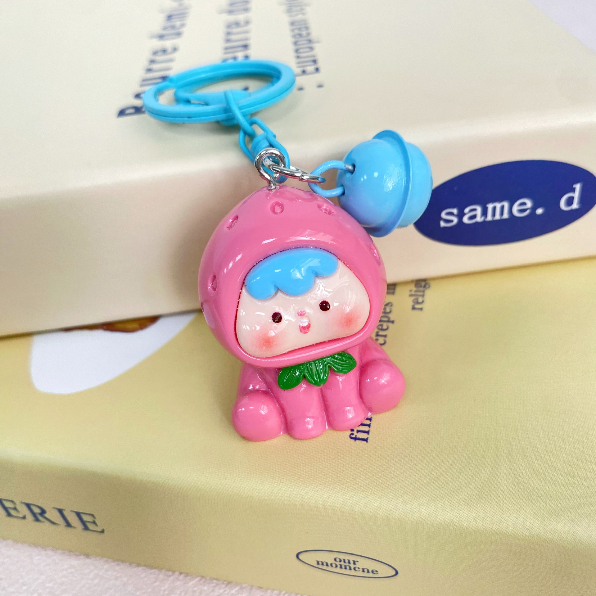 新商品の立体果物の子の鈴の鍵は少女の心の学生を掛けて親友のプレゼントを飾ってカップルを掛けます。