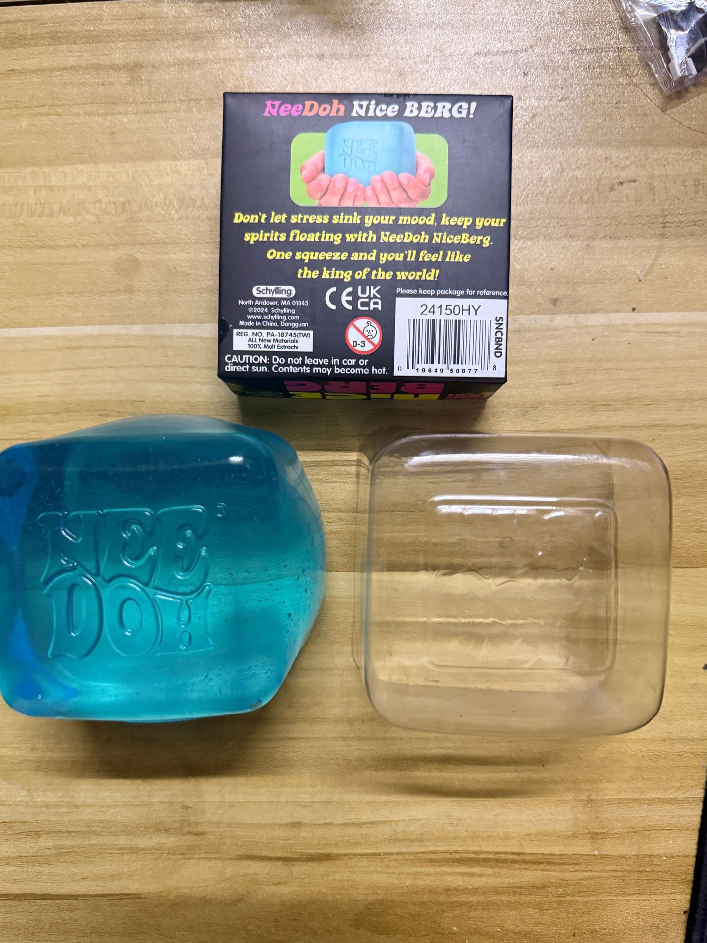 Ice cubes, 8.5cm