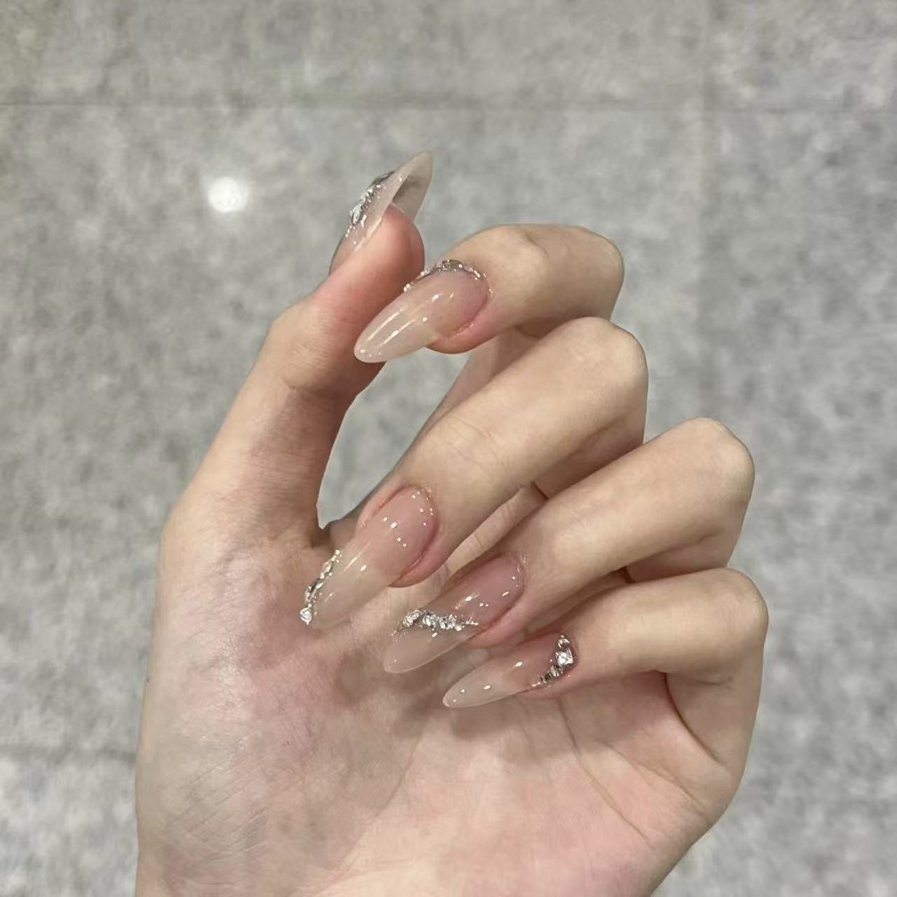 [Puro deseo de diamantes] Arte de uñas hecho a mano puro, temperamento degradado, atmósfera avanzada, uñas blancas hechas a mano simples