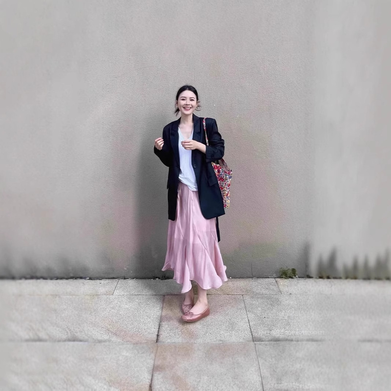 26 Early Spring Collection: Versatile and Timeless Cherry Pink Skirt, Gentle and Asymmetrical Mid-Length Skirt