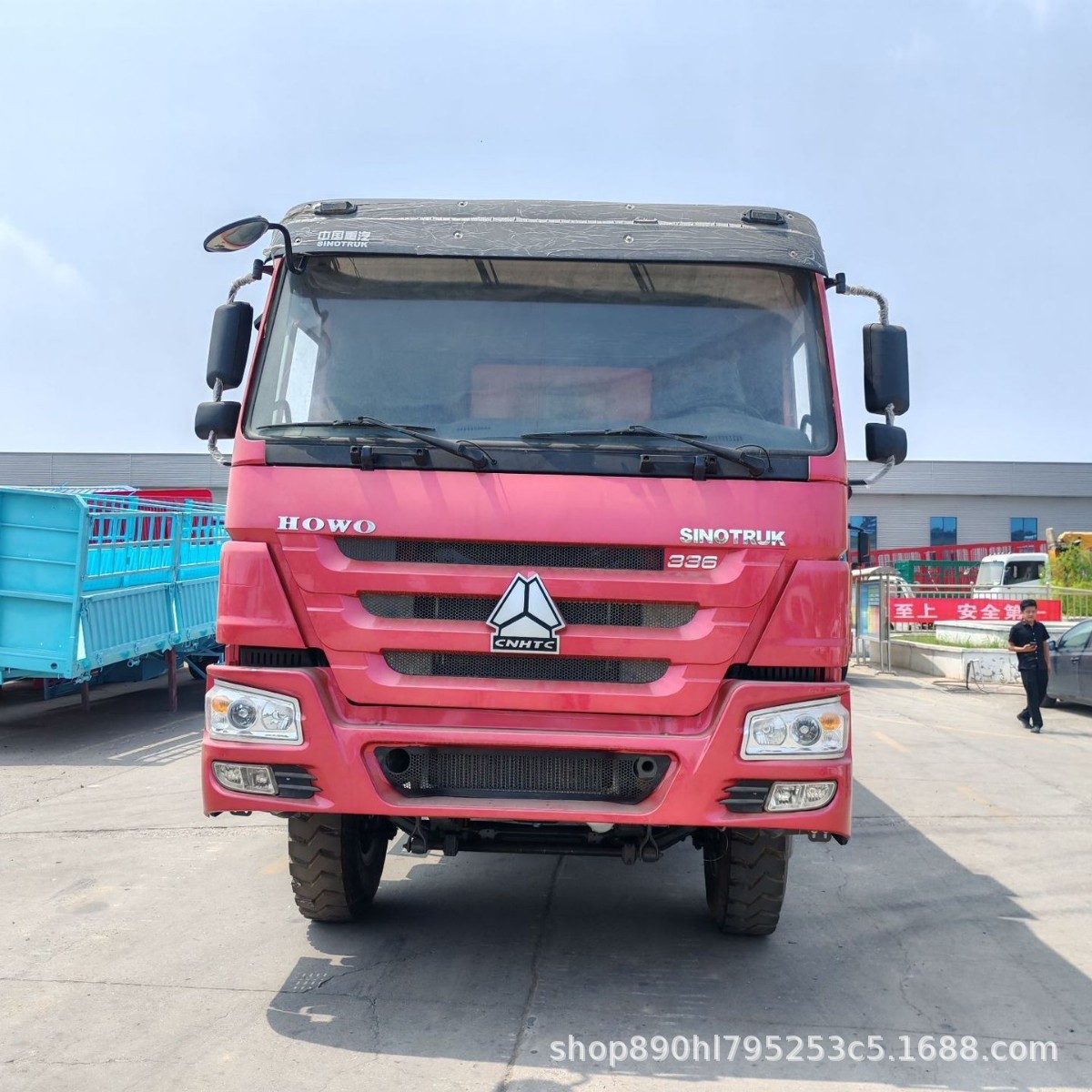 Howo Front-Four-Wheel, Rear-Eight-Wheel Dump Truck for Engineering Use, Capable of Self-Loading and Unloading of Soil and Gravel, Rear-Turning Dump Truck