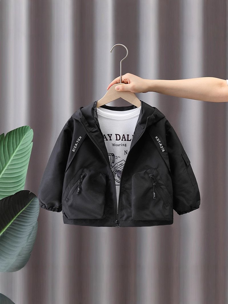 7733 Chaqueta cortavientos negra para niños, estilo primavera y otoño 2026, nueva chaqueta informal para niños, top con capucha de moda primavera