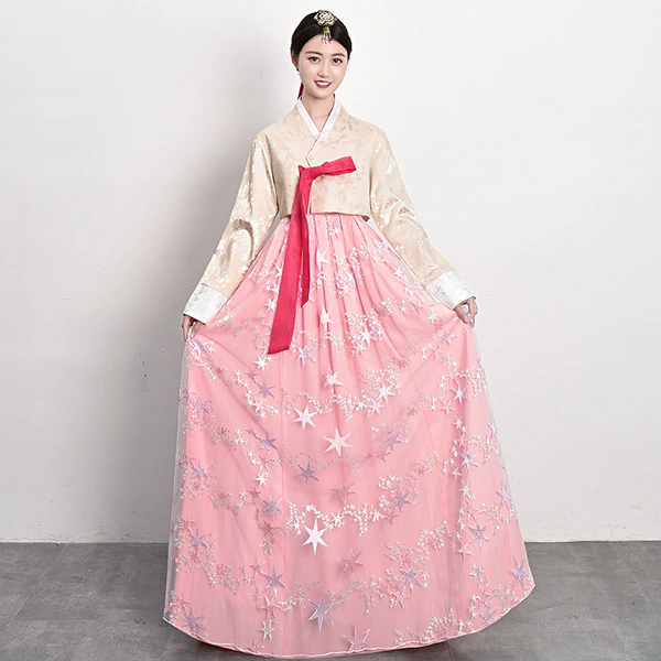 Yellow clothes+powder skirt
