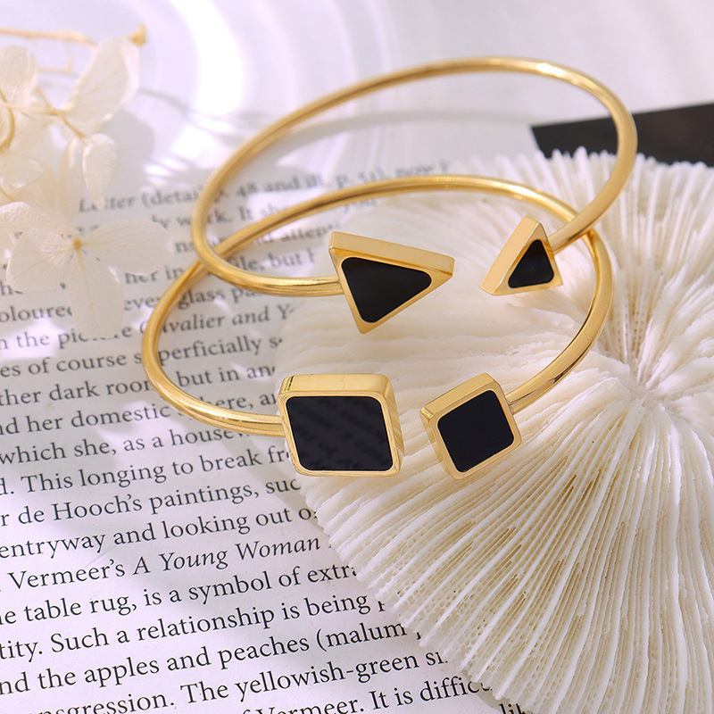 Greek black shell soft elastic line non-fading adjustable triangle square texture titanium steel bracelet Female Factory wholesale