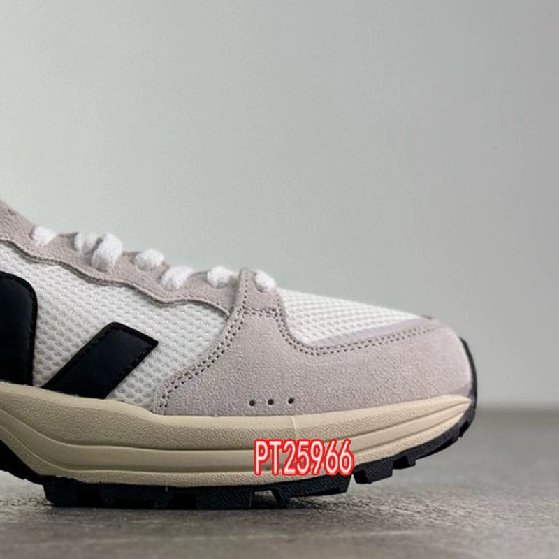 Новая серия 2024 года V-образные daddy shoes с толстой подошвой, простая строчка сетка для мужчин и женщин, одинаковые кроссовки с низким верхи для повседневной спортивной обуви
