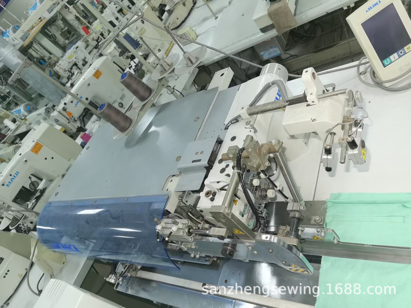 Usado JUKI 895 máquina de abertura de bolsa de computadora máquina de abertura de bolsa de ropa máquina de abertura de bolsa de máquina pesada máquina de abertura de bolsa de equipo de traje