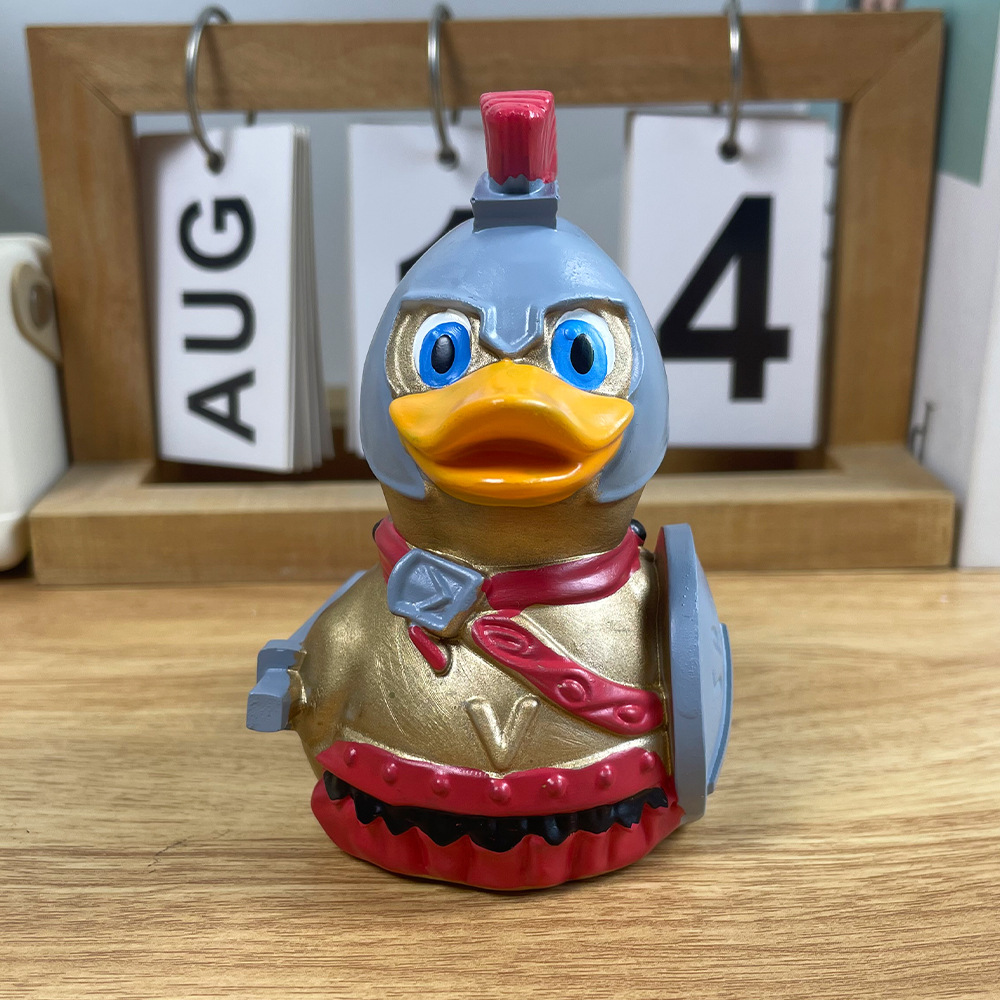 Nuevos productos transfronterizos King of Sparta pequeño pato amarillo adornos