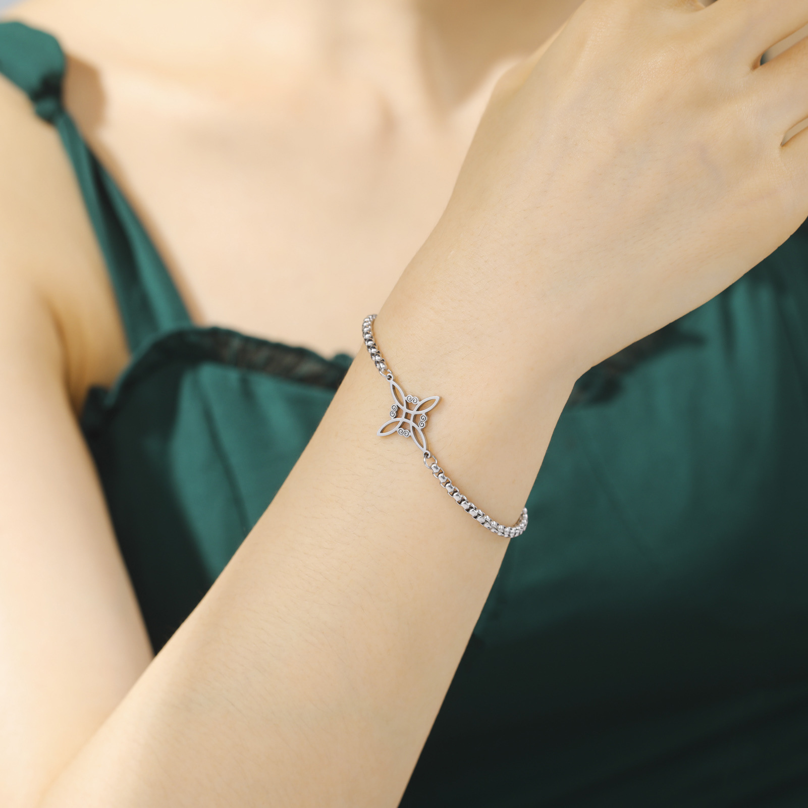1 Piece Quantity Simple Style Classic Style Solid Color 304 Stainless Steel Bracelets In Bulk