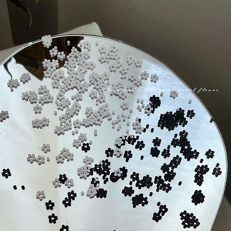 Black and white five-petal flower nail art stickers boxed exquisite mini simple Joker with adhesive nail decorations wholesale Black and white five-petal flower nail art stickers boxed exquisite mini simple Joker with adhesive nail decorations wholesale