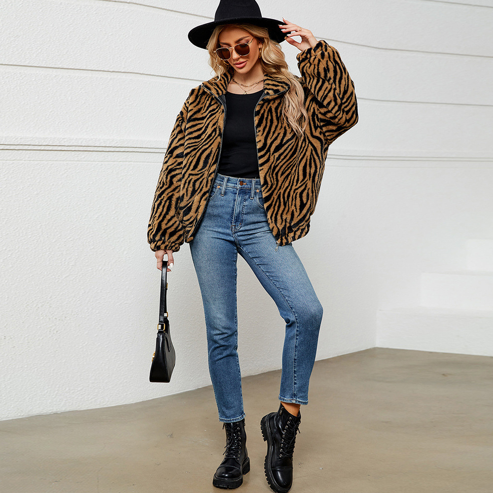 Cappotto da donna in pelliccia sintetica con colletto rialzato in peluche con motivo zebrato_voghion.com