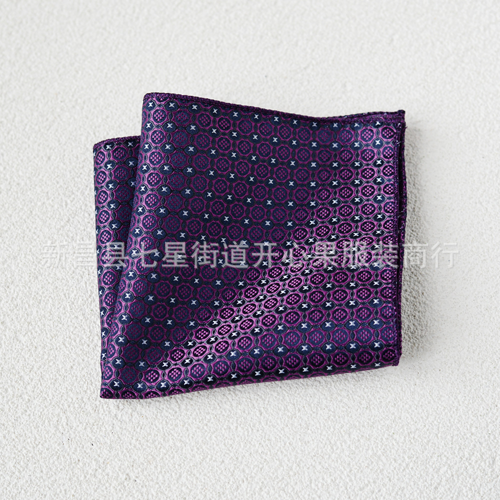 Traje de hombre pequeña bufanda cuadrada fábrica al por mayor moda poliéster accesorios de moda Vintage bordado patrón Toalla de bolsillo ropa de hombre