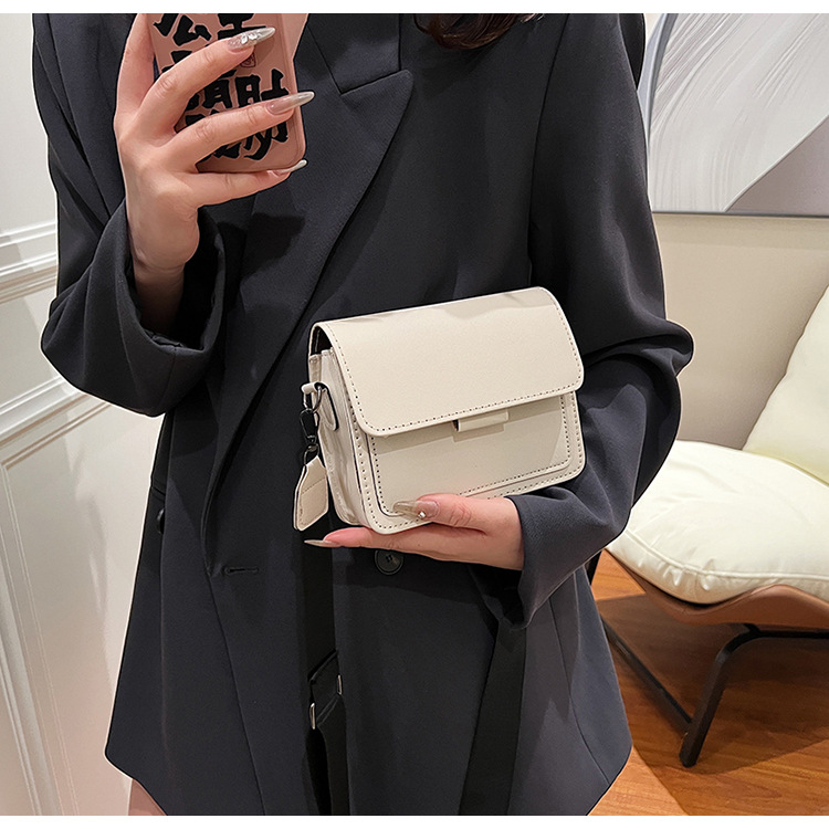 198g Weight Synthetic Leather Lining Material Sewing Thread Fashion Element Flip Cover Closure Type Single Shoulder Strap Strap Type Square Bag Bags Type Casual Occasion Pu Leather Material Solid Color Pattern All Seasons Season Women's Gender Classic Style Style Square Shape Women's Pu Leather Solid Color Classic Style Sewing Thread Square Flip Cover Square Bag 14