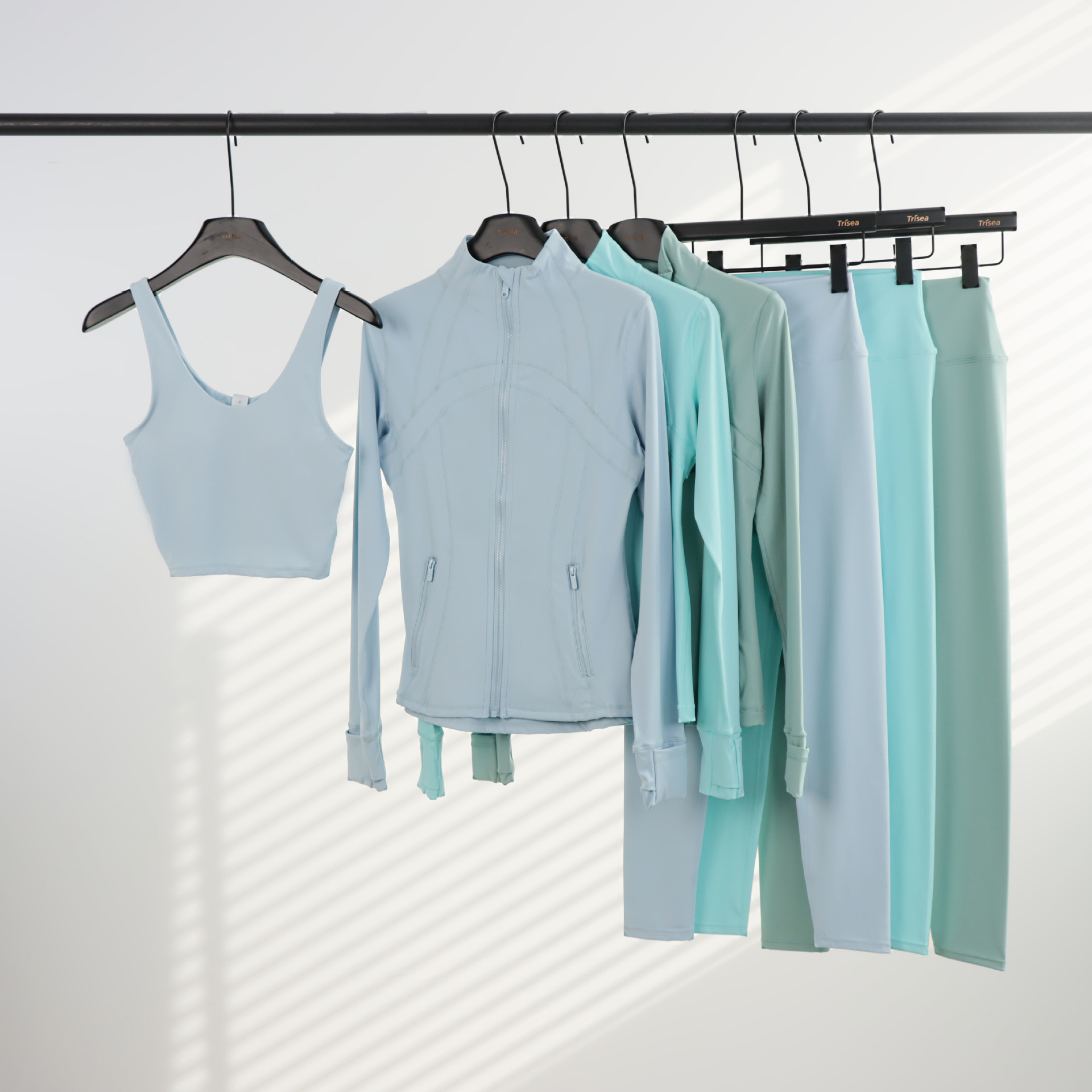 Conjunto de yoga LULU de tres piezas: chaqueta, camiseta sin mangas con cuello en U y leggings de cintura alta para mujer.