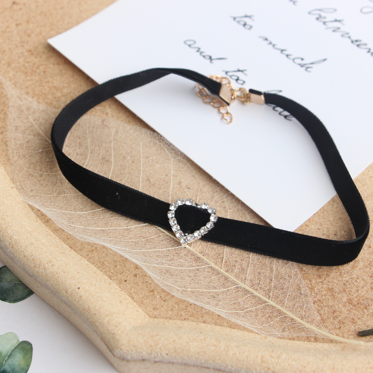 Alloy, Cloth Chain Material 1 Piece Quantity IG Style Streetwear Cool Style Heart Shape Rhinestones Alloy Cloth Choker Wholesale