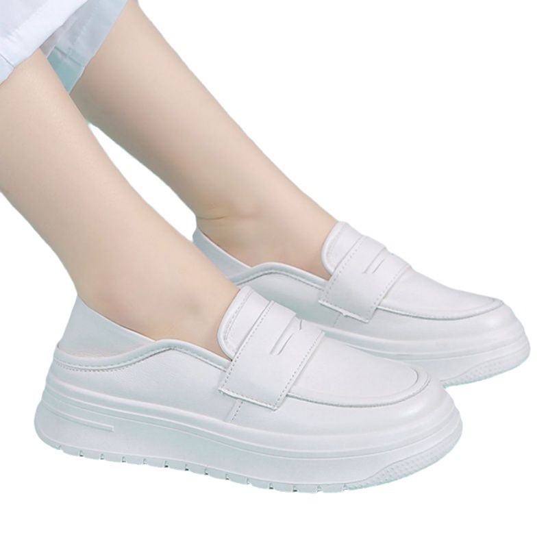 Zapatos de enfermería blancos rojos en línea, suela suave transpirable, antiodor y antideslizante, verano 2024 nuevos zapatos de trabajo médicos de moda