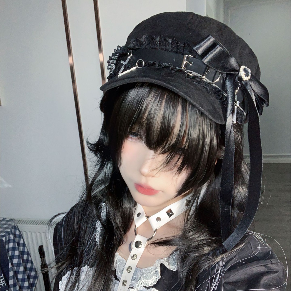 Women's Beret With Water Diamond Bow And Decorative Detailing_voghion.com