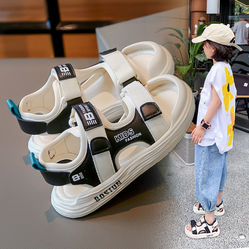 Nuevas sandalias infantiles de verano 2025 nuevas zapatos deportivos de playa para niñas zapatos casuales para niños con suela suave zapatos para niños grandes