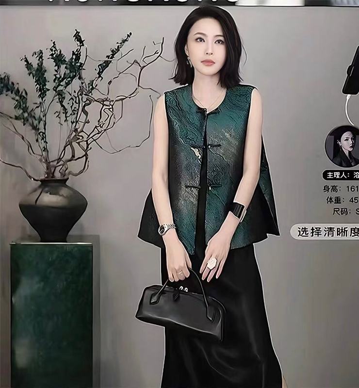 新中式盘扣马甲女2025秋季新款女装宽松百搭轻奢气质宋锦织金上衣|undefined