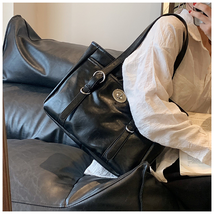 Retro Women's Shoulder Bag Large Capacity Tote Simple Texture_voghion.com