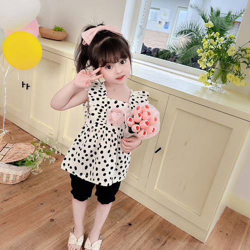 Summer 2024 Girls' Fly Sleeve Polka Dot Print Set for Baby Girls: Fashion Short-Sleeve Top + Shorts Two-Piece Set