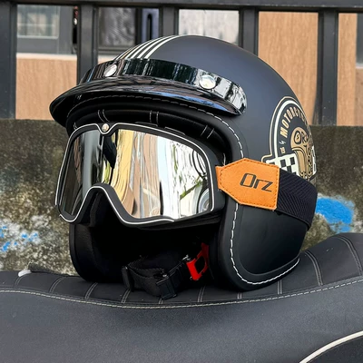 Headphones, Motosiklet kaskı (dəbilqə) - black-gold-wings-retro-black-silver-goggles-m