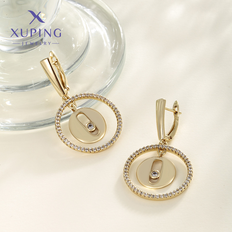 Xuping estilo europeo y americano de moda media y larga geometría pendientes redondos auriculares ligeros de lujo de alto grado de sensibilidad en forma de D para mujeres