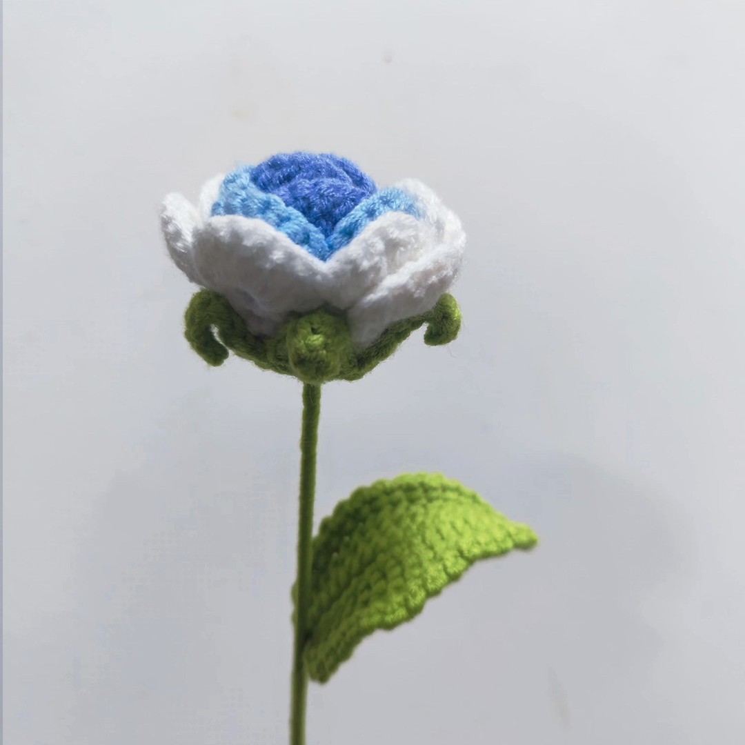 Hecho a mano artificial Rosa acabado lana tejida Rosa crochet decoración del hogar ramo regalo Día de San Valentín