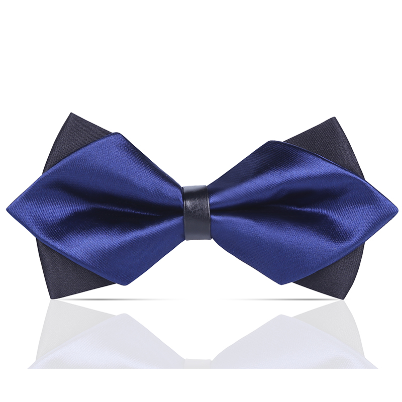 파란색 광택의 삼각형 나비넥타이