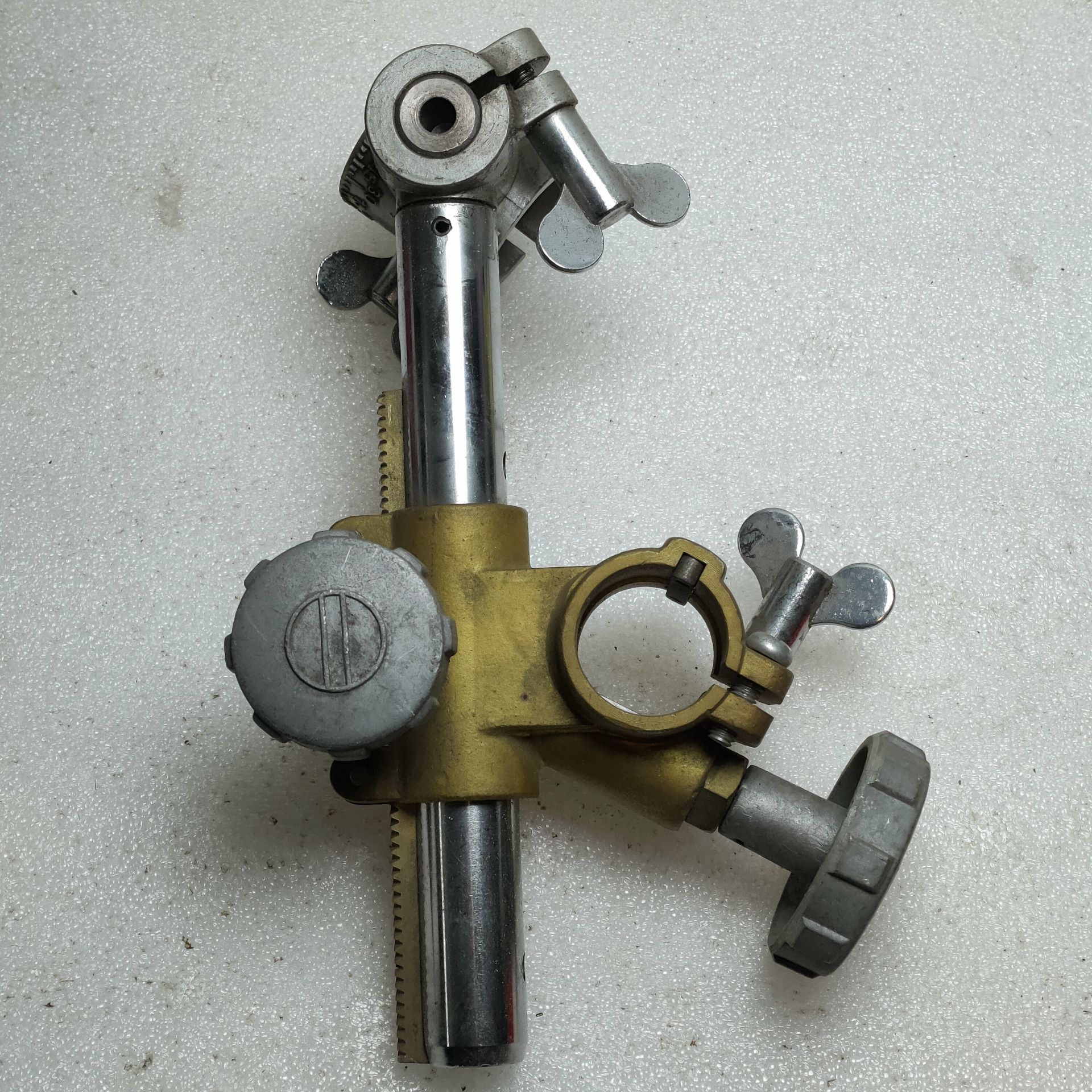 割焊机总调节机构IK-72型